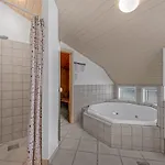 Batsha - 1-7km From The Sea By Interhome *