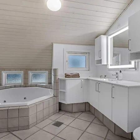 Batsha - 1-7km From The Sea By Interhome Holiday home