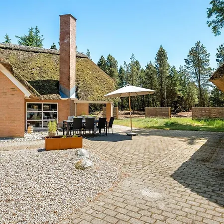 Batsha - 1-7km From The Sea By Interhome Feriehus