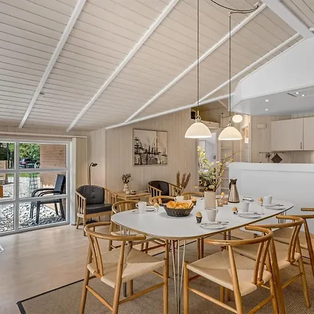 Batsha - 1-7km From The Sea By Interhome